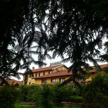Hotel Ristorante La Perla Varallo Pombia Luaran gambar