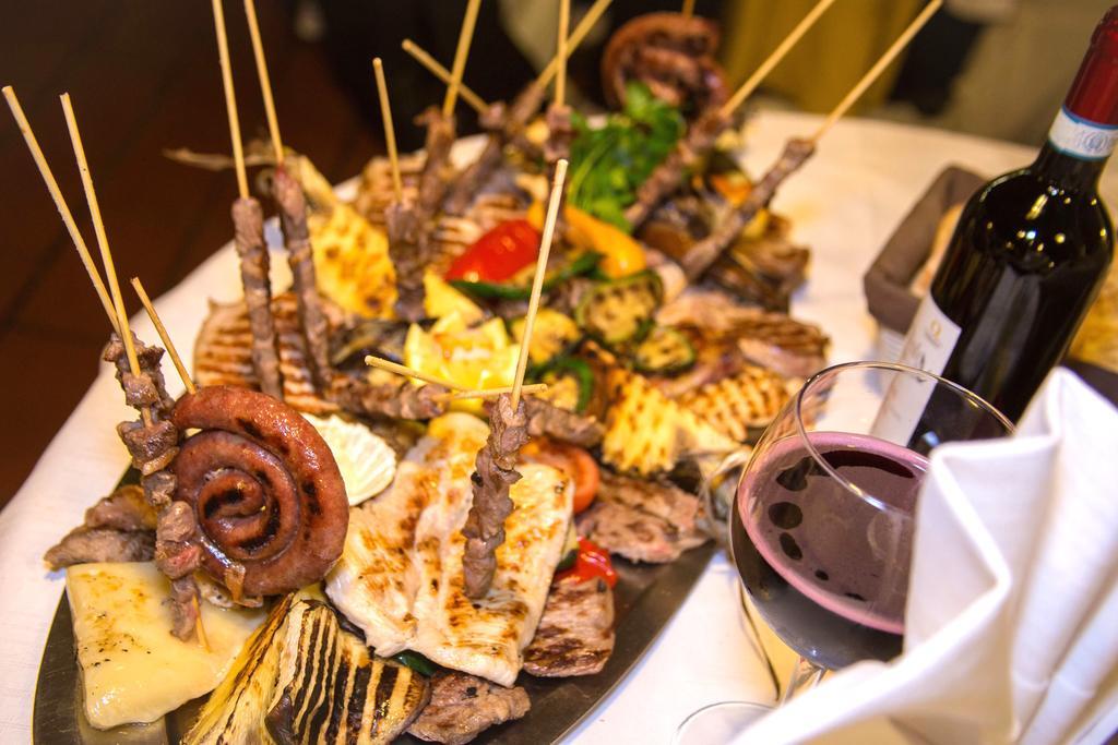Hotel Ristorante La Perla Varallo Pombia Luaran gambar