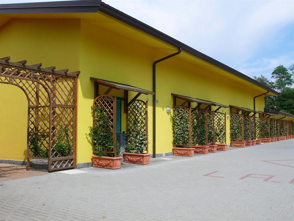 Hotel Ristorante La Perla Varallo Pombia Luaran gambar