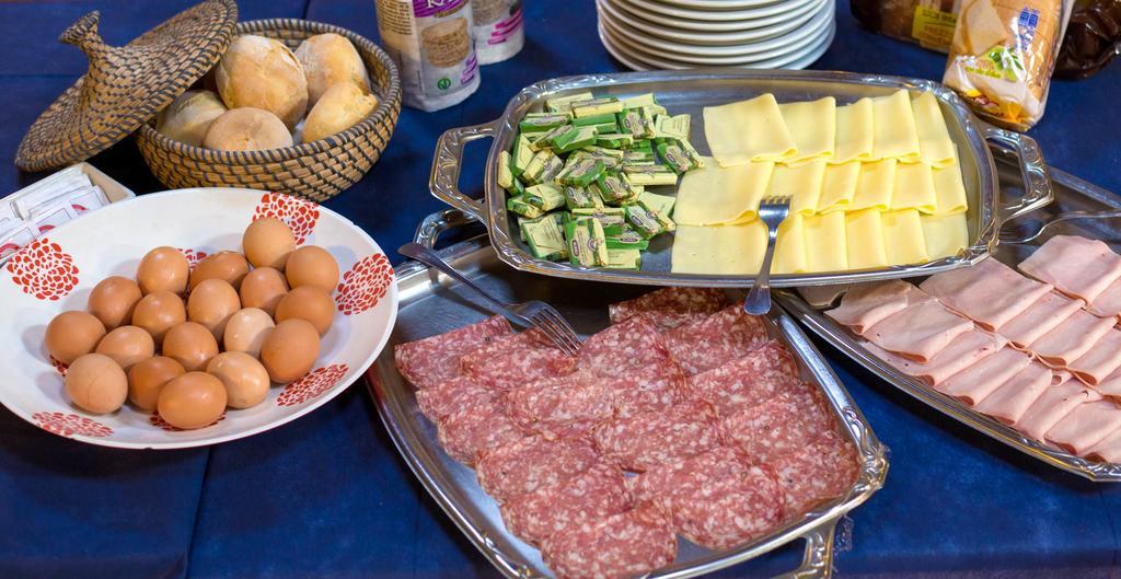 Hotel Ristorante La Perla Varallo Pombia Luaran gambar