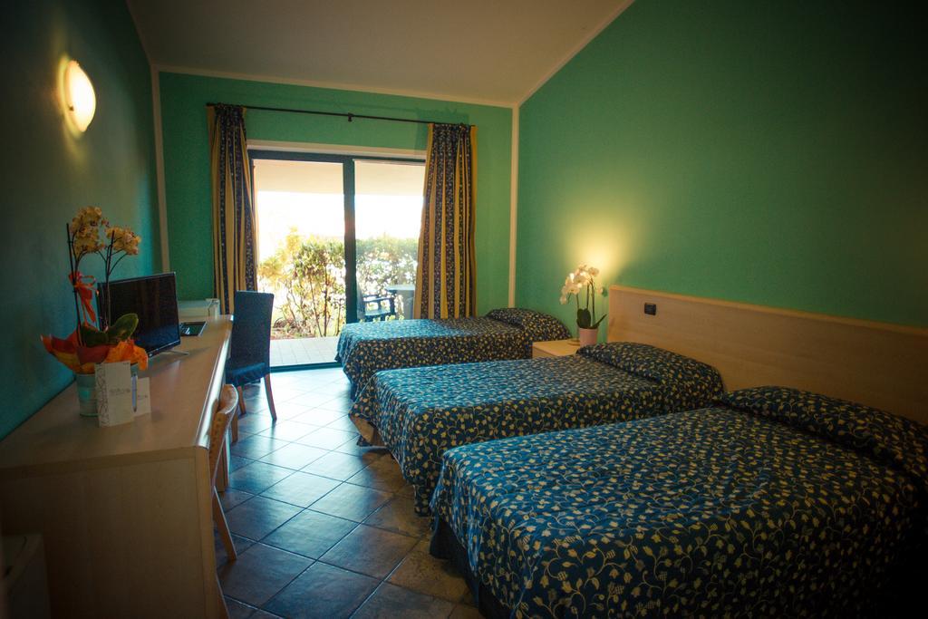 Hotel Ristorante La Perla Varallo Pombia Luaran gambar