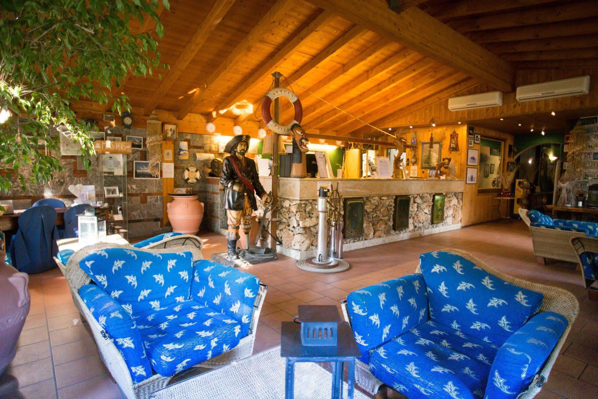 Hotel Ristorante La Perla Varallo Pombia Luaran gambar