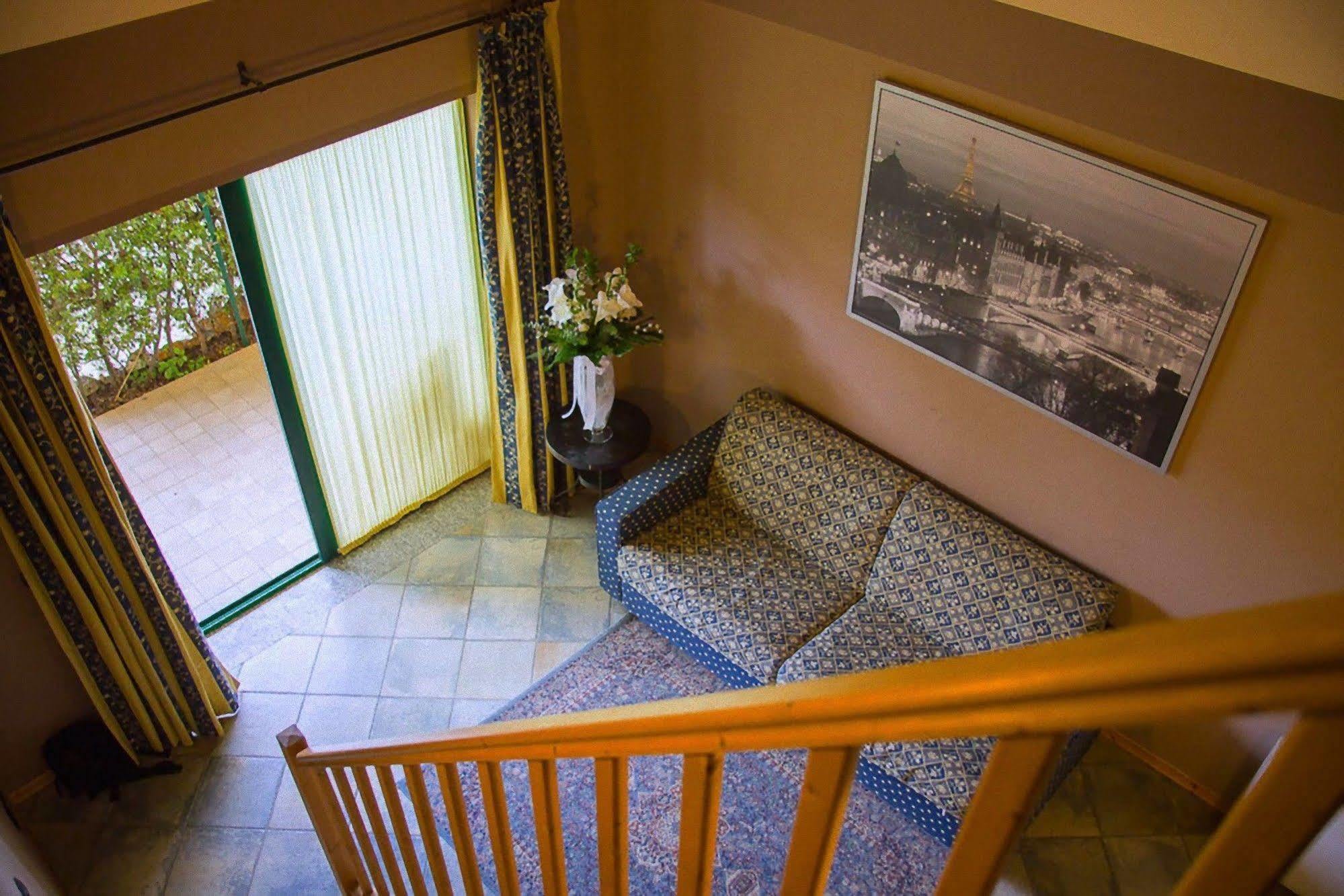 Hotel Ristorante La Perla Varallo Pombia Luaran gambar