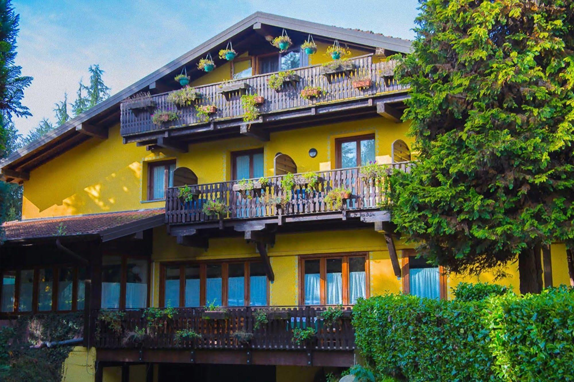Hotel Ristorante La Perla Varallo Pombia Luaran gambar
