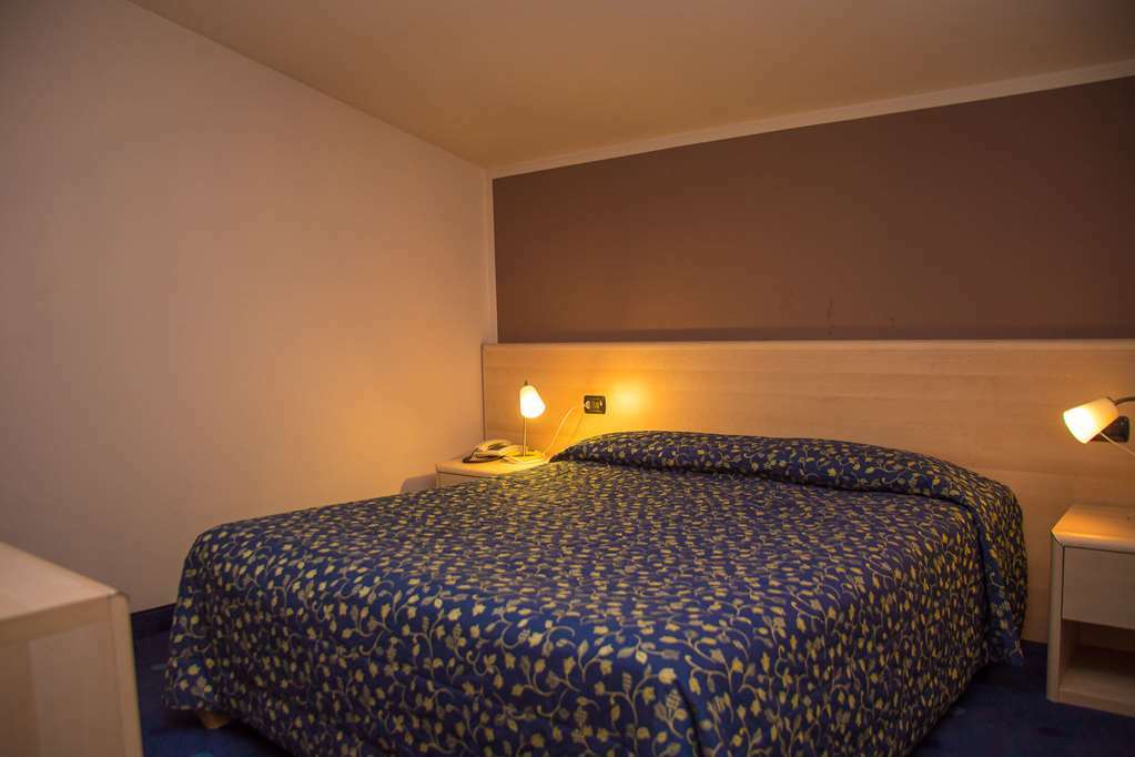 Hotel Ristorante La Perla Varallo Pombia Bilik gambar